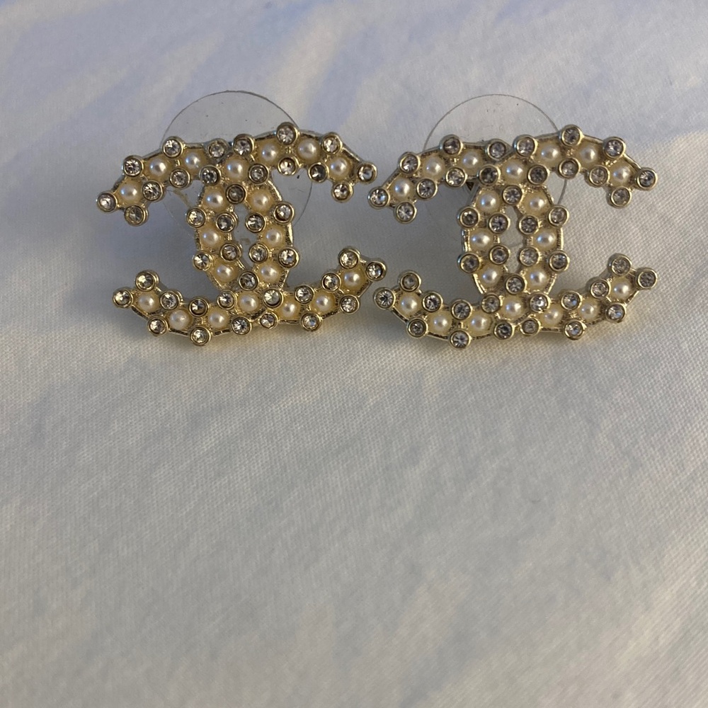 Gold Pearl Stud Earrings